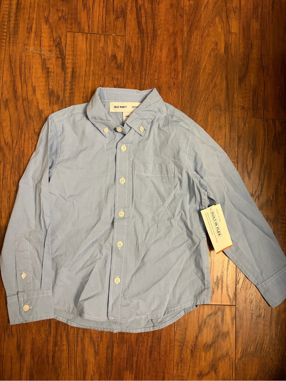 Old Navy boys built in flex longsleeve shirt, size 5